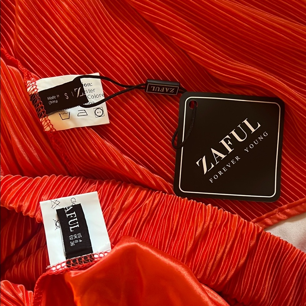 Zaful Orange Pleated Set
